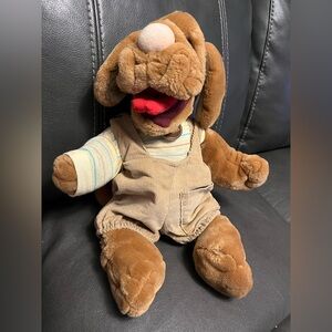This is a vintage Ganz Bros. "Wrinkles" the dog hand puppet.